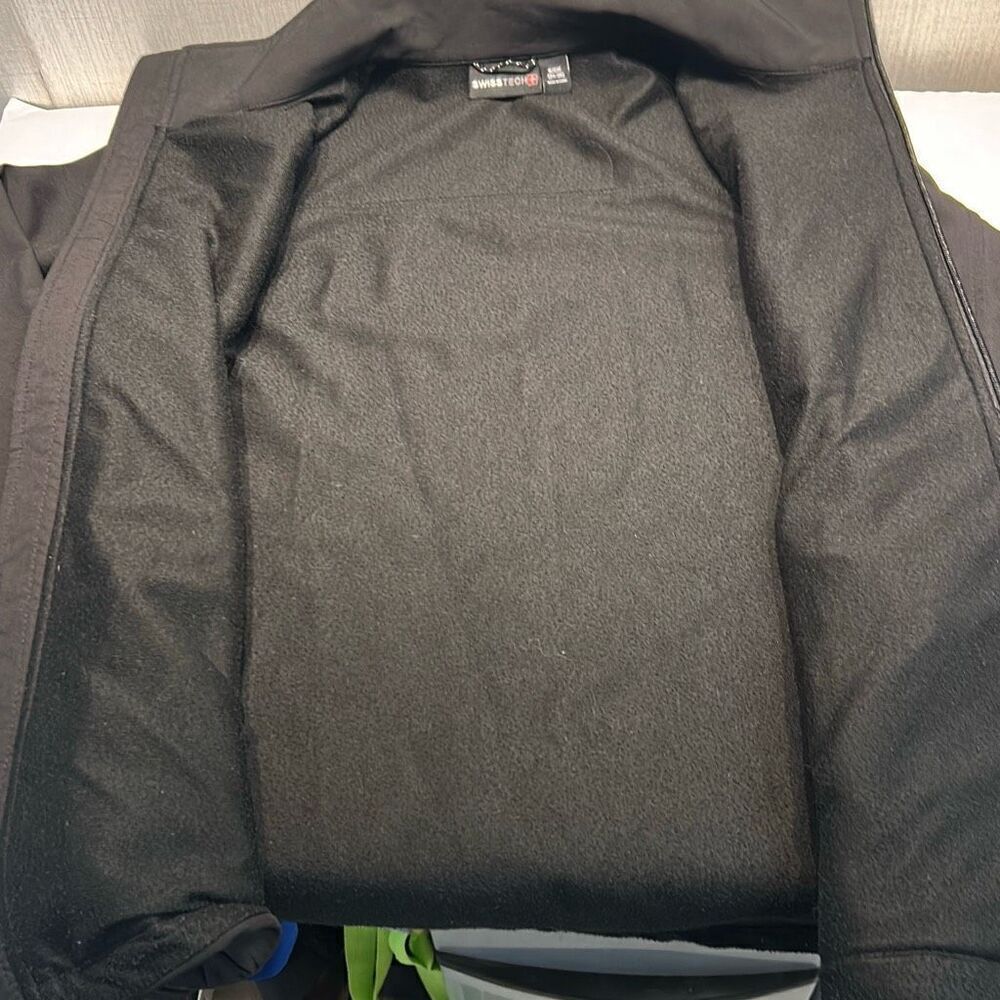 Swiss Tech Mens Softshell Jacket Sz Small Black Front Zip Hand Pockets - Picture 11 of 11